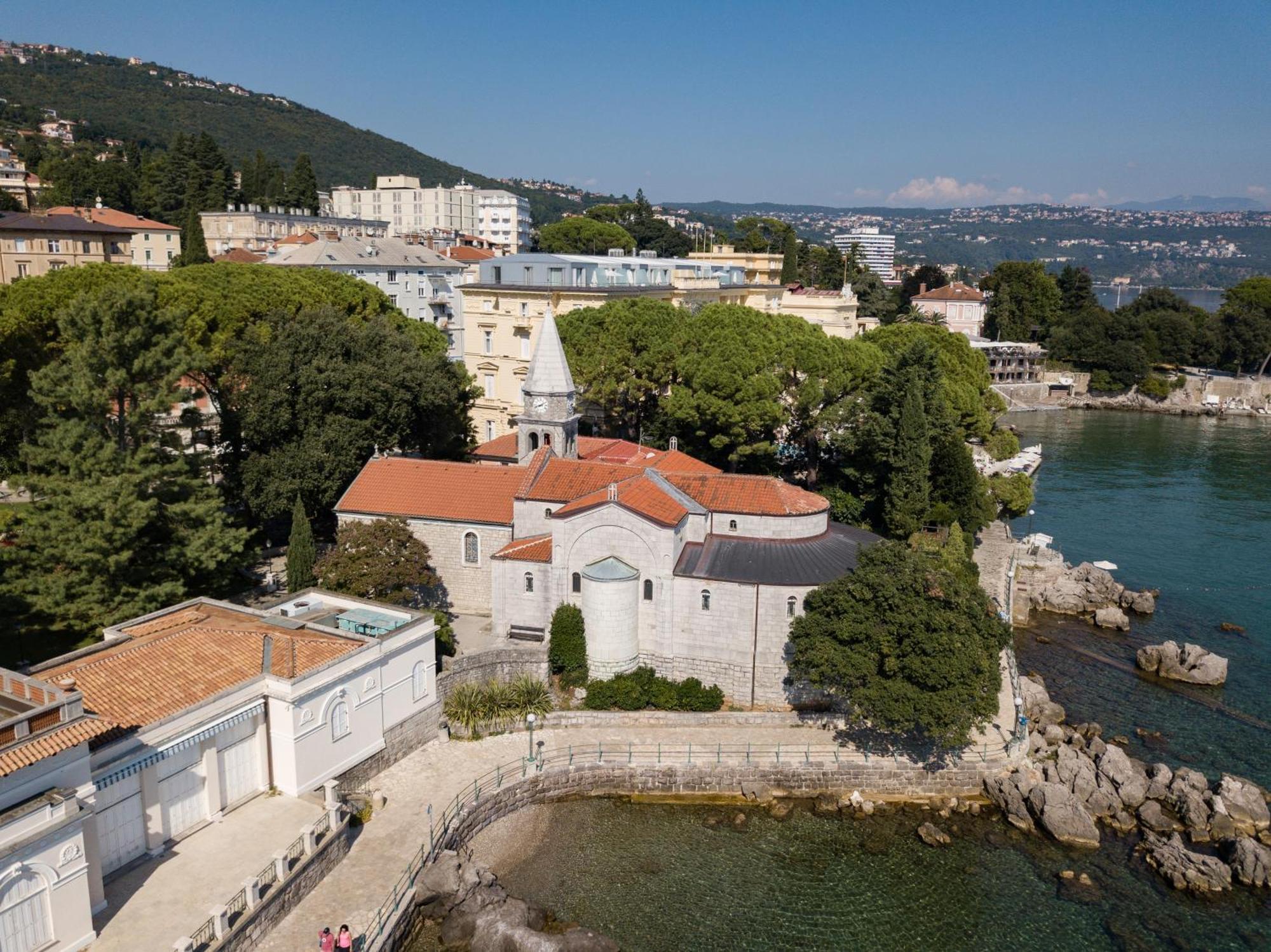 Apartment Azureo With Ocean View Opatija