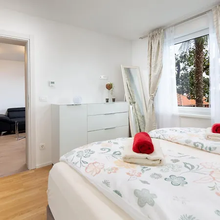 Azureo Apartment With Ocean View Opatija Exterior photo